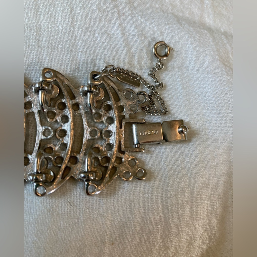 Monet Open Design Filigree Vintage Silver Tone Bracelet w/ Safety Chain - Picture 4 of 9